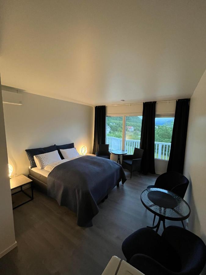 Senja Living Aparthotel Stonglandseidet Exterior photo