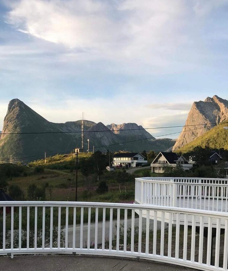 Senja Living Aparthotel Stonglandseidet Exterior photo