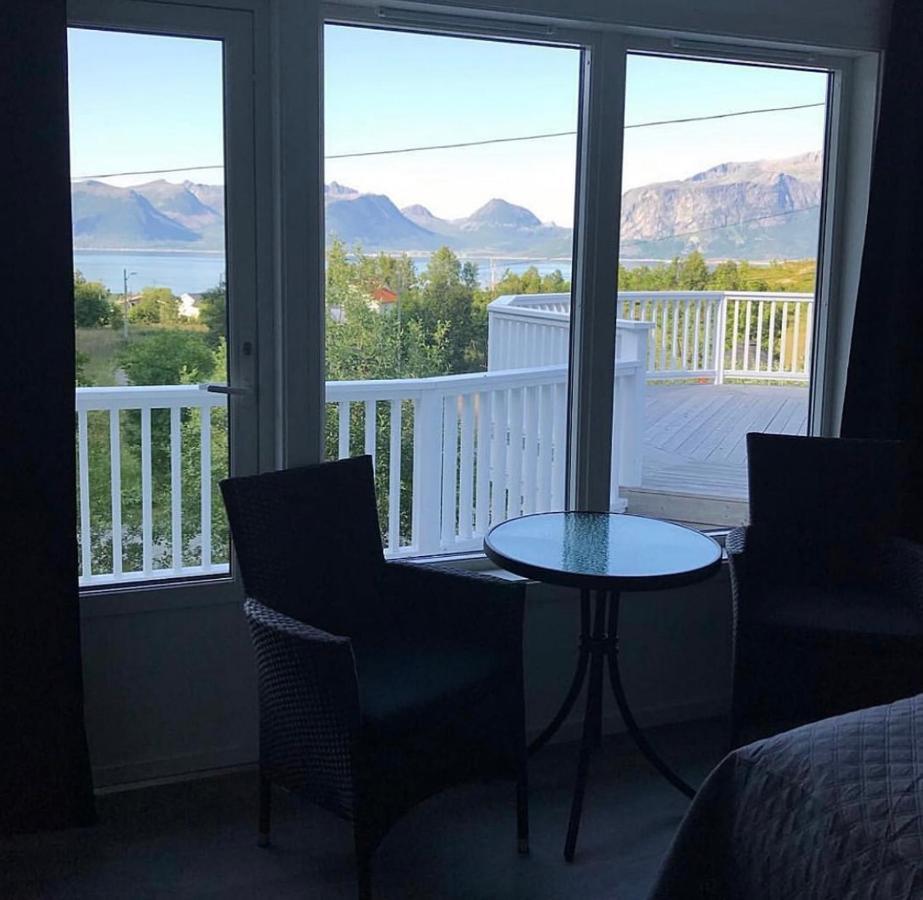 Senja Living Aparthotel Stonglandseidet Exterior photo