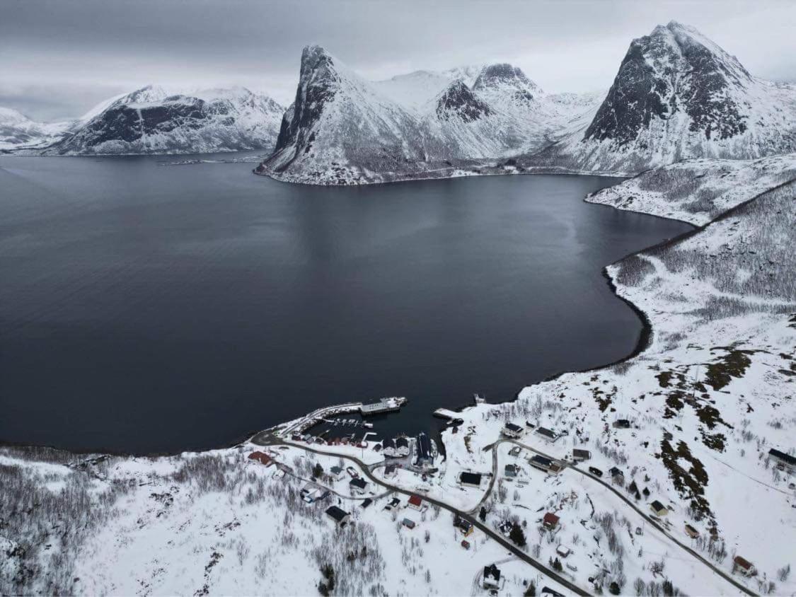 Senja Living Aparthotel Stonglandseidet Exterior photo