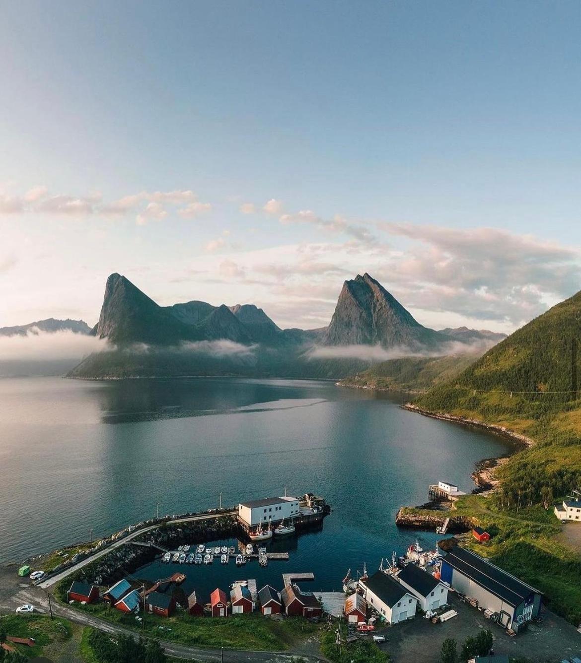 Senja Living Aparthotel Stonglandseidet Exterior photo
