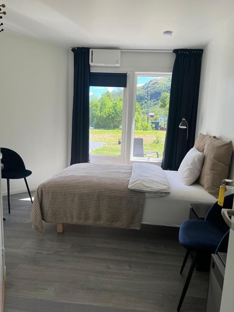 Senja Living Aparthotel Stonglandseidet Exterior photo