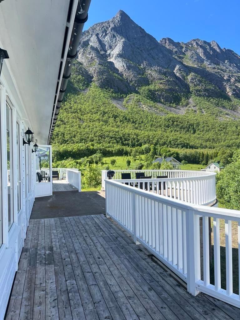 Senja Living Aparthotel Stonglandseidet Exterior photo